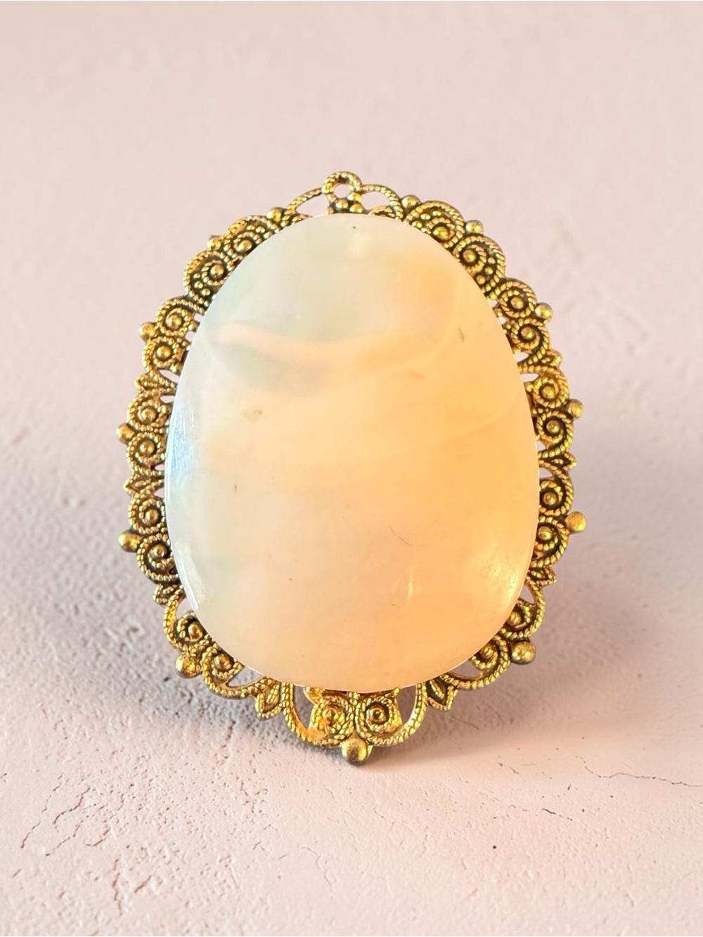 ✨ Vintage Mother of Pearl Filigree Pin Pendant ✨